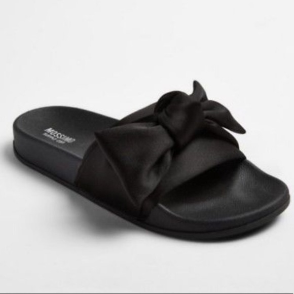 Mossimo Supply Co. Shoes - NWOT Mossimo bow slides